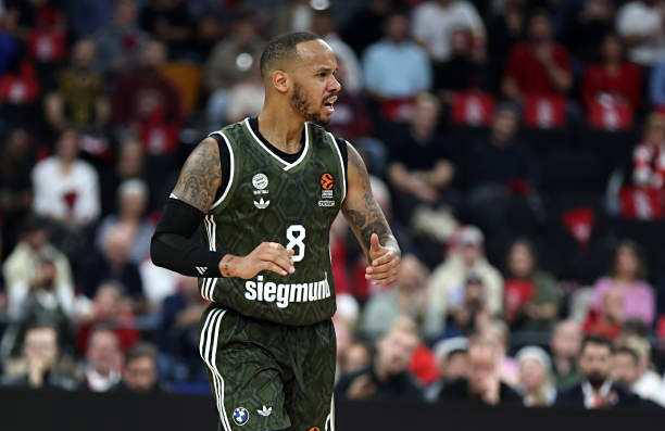 爱游戏-NBA常规赛赛后再迎强敌；拜仁慕尼黑战术微调；主帅态度：气氛紧张；更衣室氛围转暖