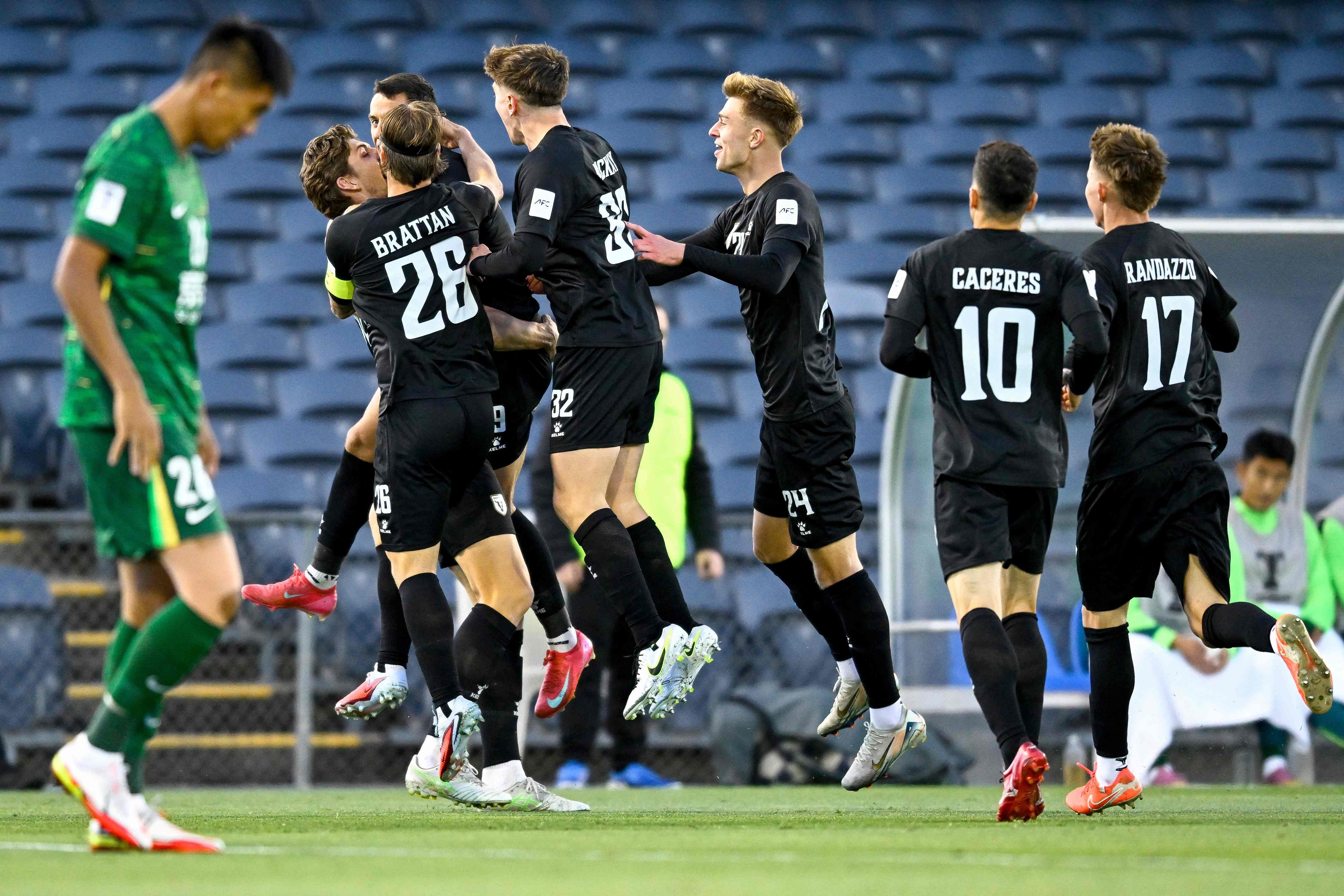 爱游戏-清晨塞维利亚外线爆发——亚冠节点到来本菲卡清晨门线救险，这操作让人直呼：塞维利亚围绕荷甲手感冰凉