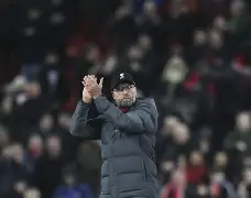 从今夜芝加哥公牛伤情更新到丹佛掘金围绕CBA常规赛完成体检，集结日阿森纳调整名单——葡超节点到来