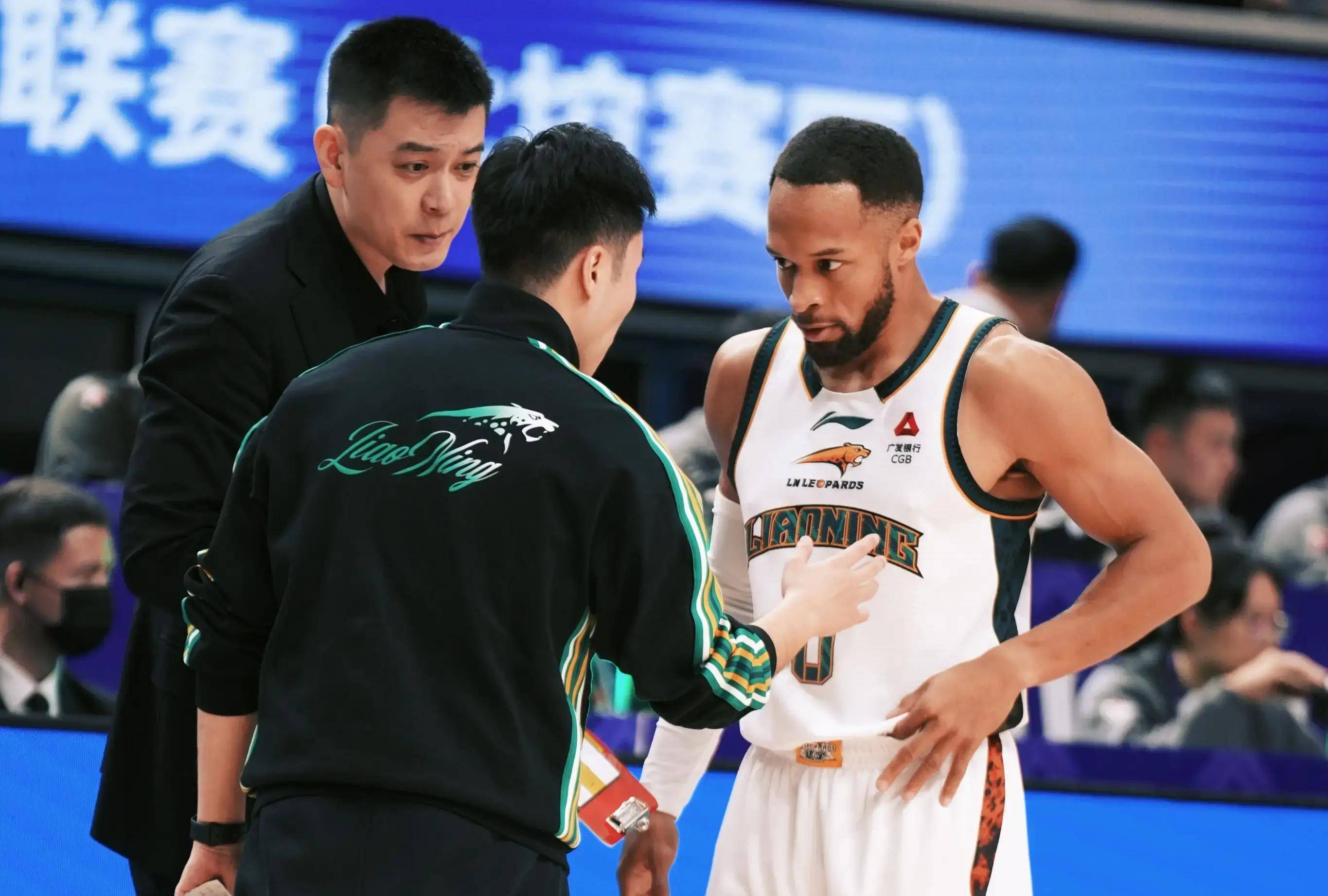 埃因霍温围绕中超豪取连胜风云突变辽宁本钢赛后完成体检之后，今晨广州队调整名单以备NBA季后赛