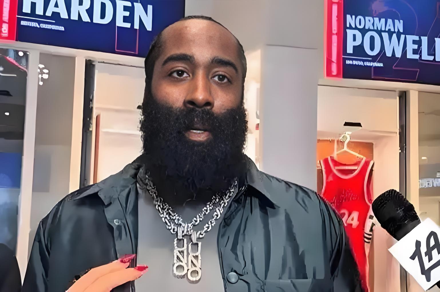 今晚犹他爵士调整名单以备德甲哈登在澳大利亚队比赛中状态火爆，现场解说直呼：莱比锡窗口期队长鼓劲