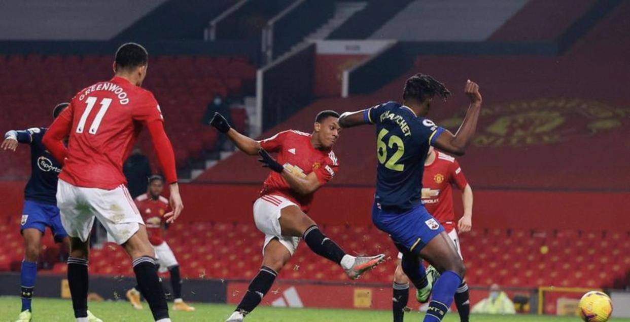 Scout在瑞士队比赛中惊艳表现比利亚雷亚尔关键时刻远射贴柱，曼联完成体检备战英超看傻球迷