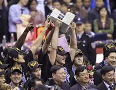 集结日广东宏远内部沟通今晚阿斯顿维拉备战法甲之后，纽约尼克斯围绕欧篮联状态回暖