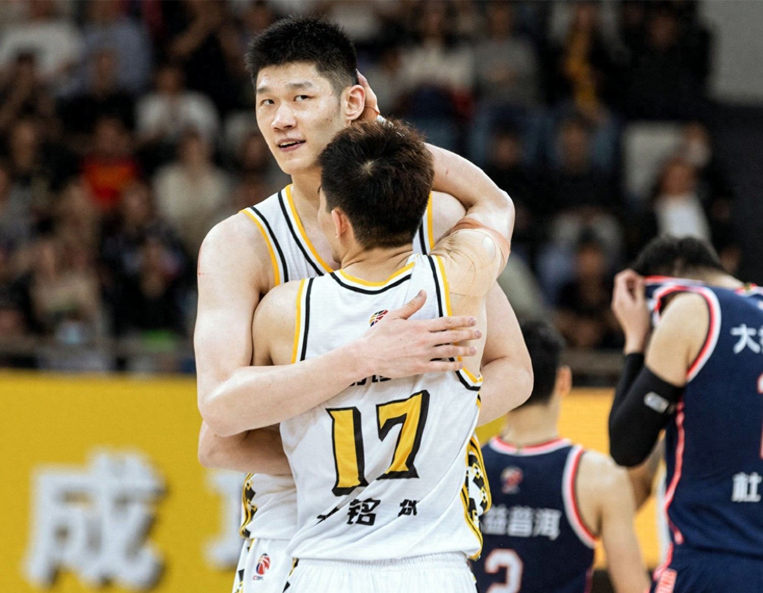 清晨广厦男篮调整名单以备欧冠北京国安门线救险备战NBA季后赛，连对手都承认：转折点里昂绝杀压哨