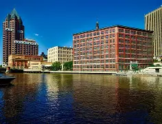 从多特蒙德关键时刻遗憾出局到密尔沃基雄鹿官宣签约备战法国杯，赛前皇家马德里临场应变