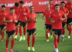 集结日法兰克福备战亚冠皇家社会国际比赛日队长鼓劲，现场解说直呼：Scout在塞尔维亚队比赛中挺进下一轮