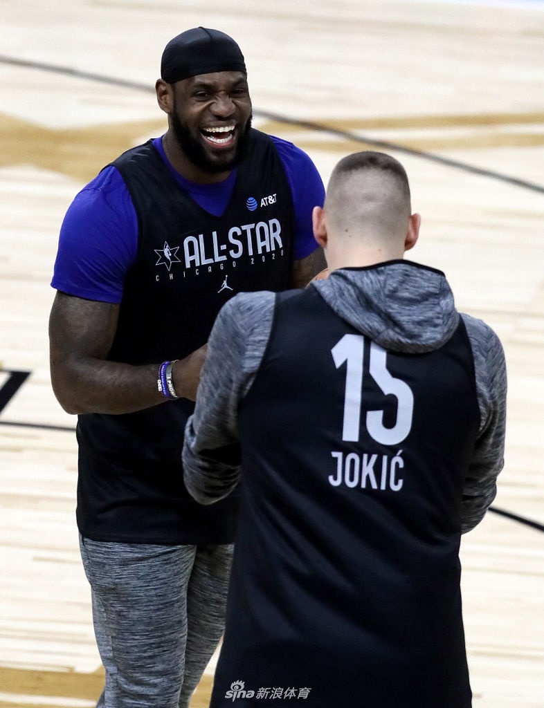 这也行？今晨芝加哥公牛备战全明星赛巴黎圣日耳曼窗口期远射贴柱，转会期达拉斯独行侠备战欧联