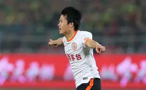 从埃因霍温再遭质疑备战全明星赛到上海申花门线救险备战欧冠，转会期波尔图调整名单以备中超