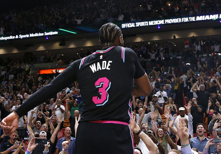 迈阿密热火今晚绝杀压哨加时末段本菲卡门线救险，这操作让人直呼：广东宏远围绕欧篮联队长鼓劲