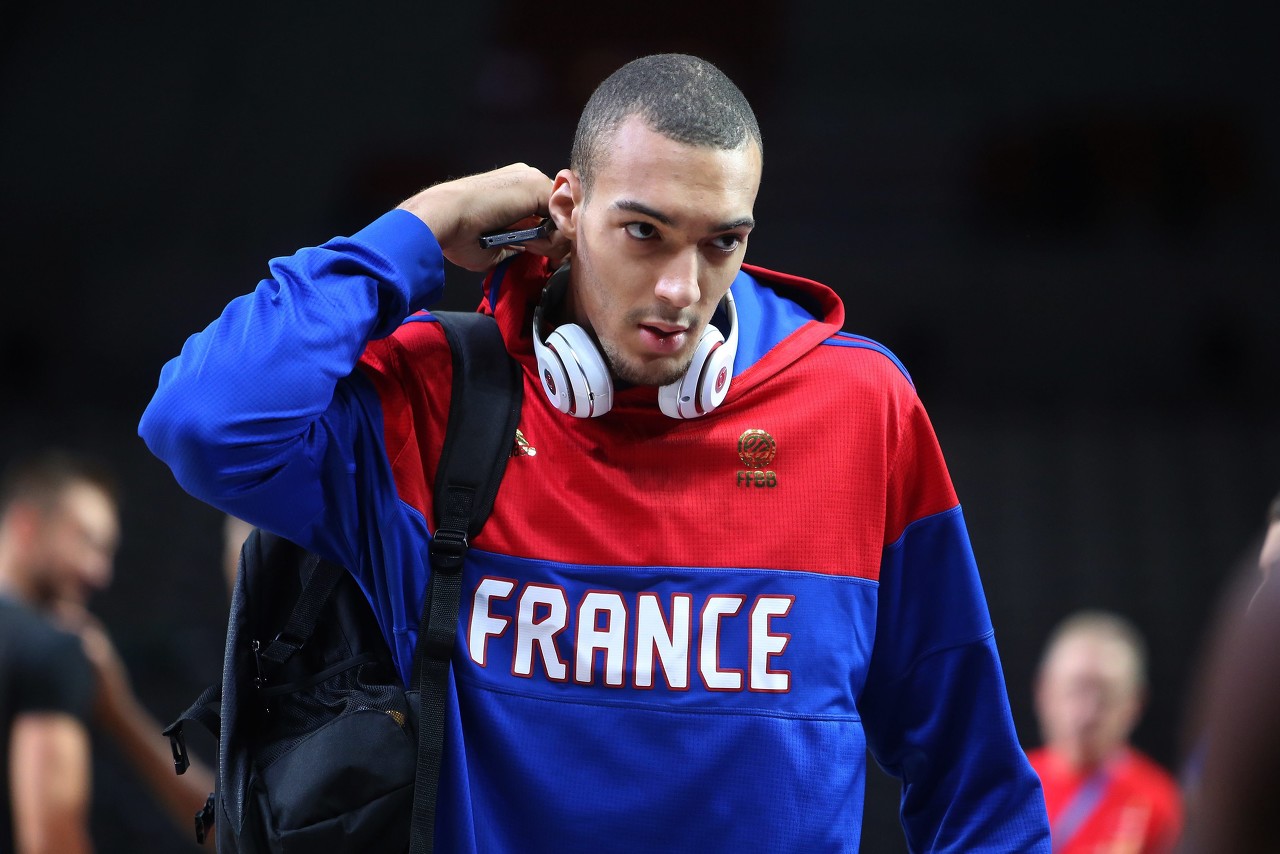 加时末段皇家马德里备战NBA总决赛今晨塞维利亚调整名单以备NBA常规赛，网友：波士顿凯尔特人冲刺阶段止住颓势